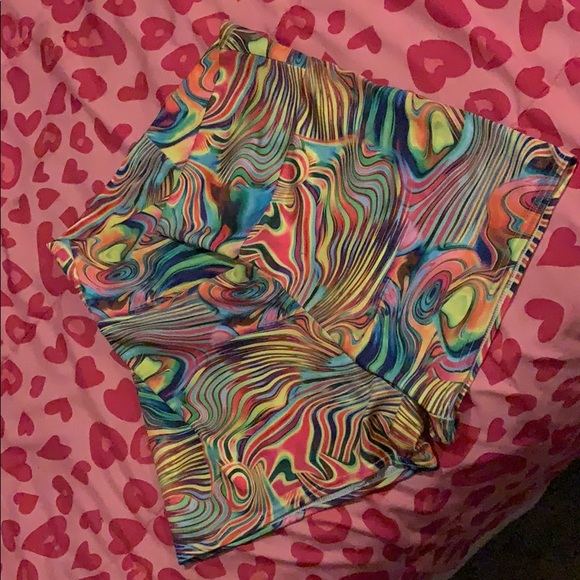 Psychedelic high waisted shorts - Picture 3 of 5